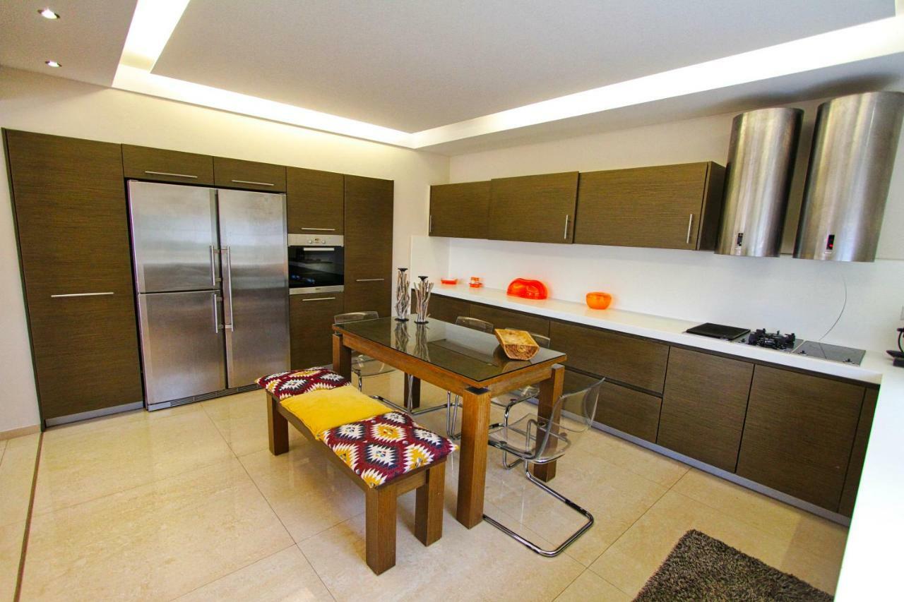 Aerides Luxury Villa Palaiontsiflikion Luaran gambar