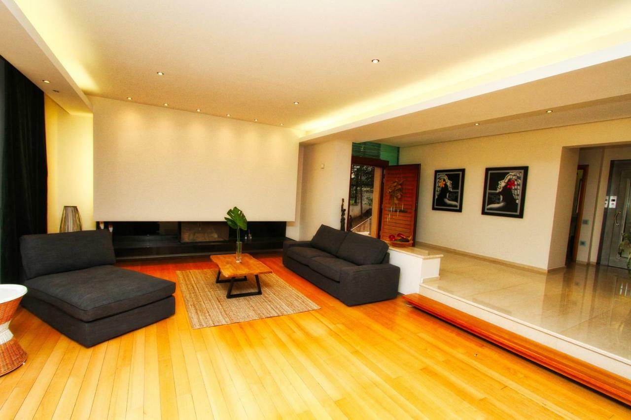 Aerides Luxury Villa Palaiontsiflikion Luaran gambar