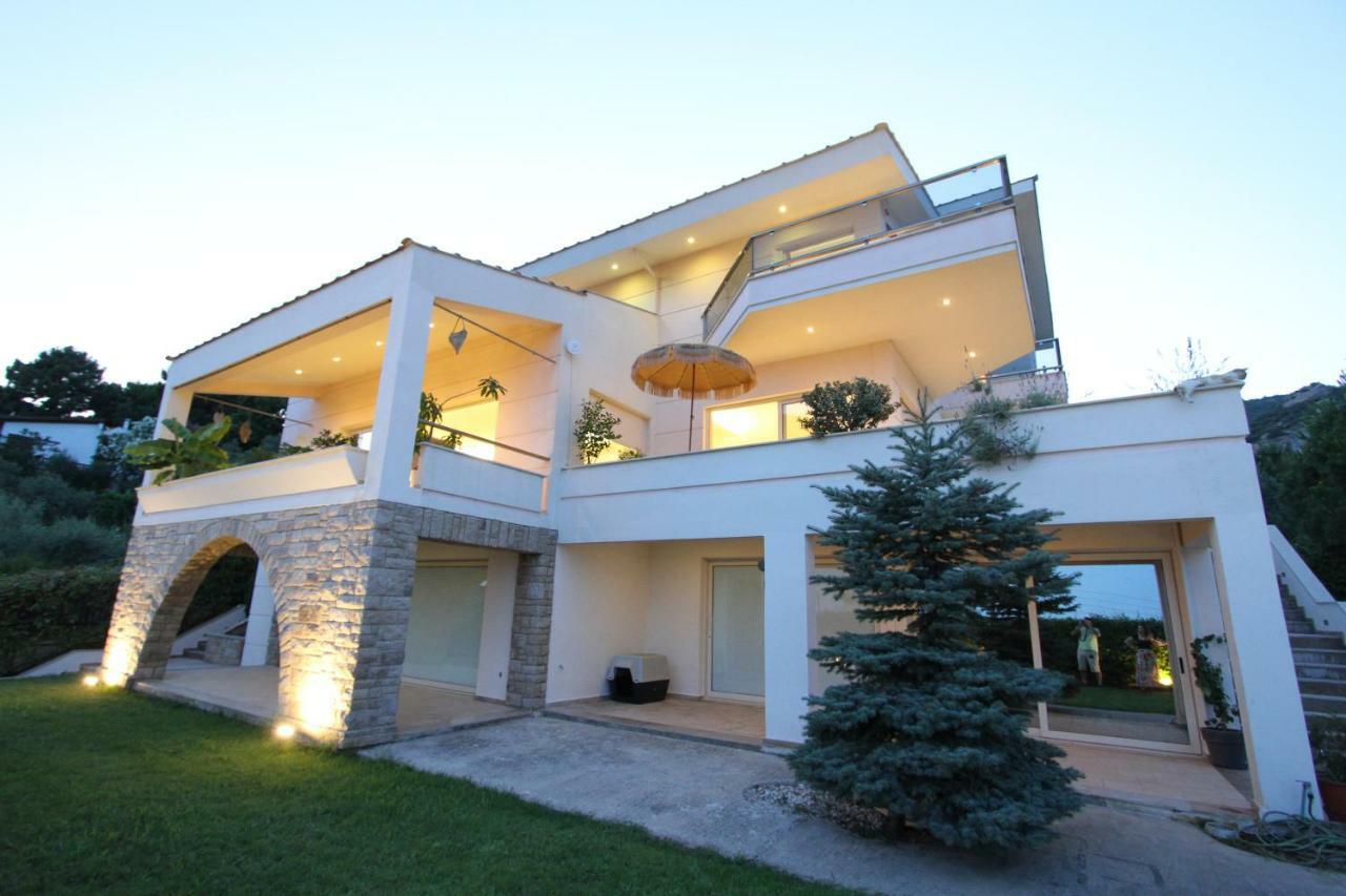 Aerides Luxury Villa Palaiontsiflikion Luaran gambar