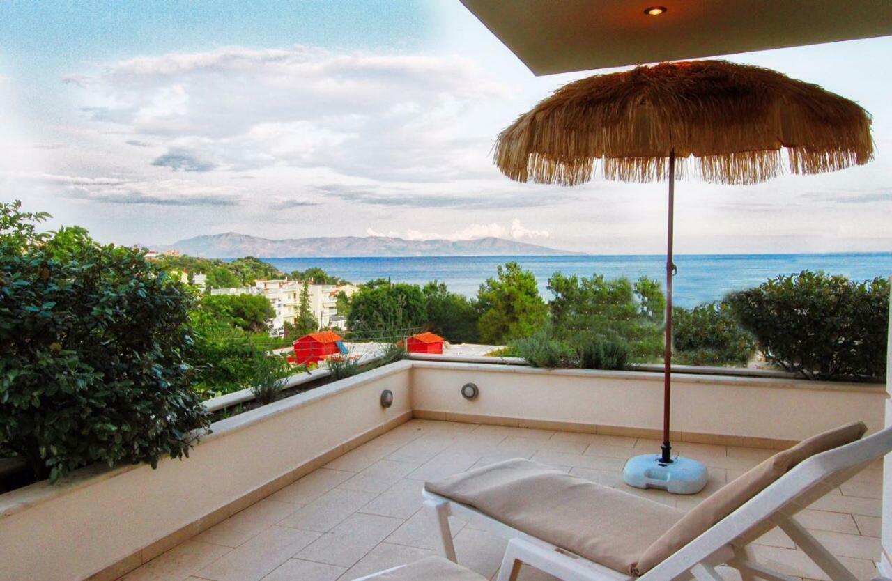 Aerides Luxury Villa Palaiontsiflikion Luaran gambar